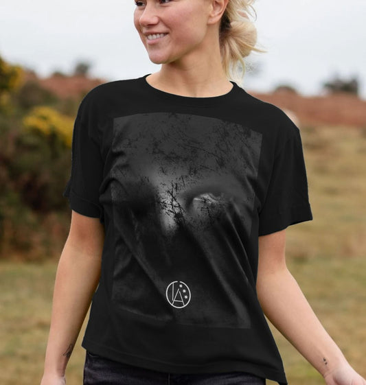 LAO Womans Relaxed fit Wolfstare Tee Black